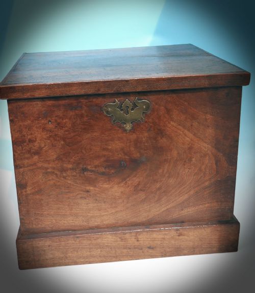 antique country furniture 18thc figured elm close stool english c176080 - CATEGORY: ANTIQUE CHESTS - DATED 18TH CENTURY