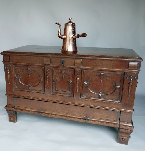 17thc oak furniture mule chest with split baluster appliques english c166080 - CATEGORY: ANTIQUE CHESTS - DATED 17TH CENTURY