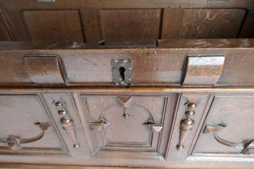 17THC OAK FURNITURE MULE CHEST WITH SPLIT BALUSTER APPLIQUES ENGLISH C166080 - ADDITIONAL PHOTO 4