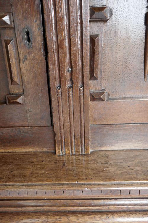 ANTIQUE PERIOD FURNITURE 17THC CHARLES 1 OAK LIVERY CUPBOARD ENGLISH C162030 - ADDITIONAL PHOTO 6