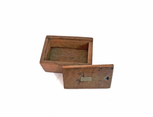 ANTIQUE TREEN 19THC FRUITWOOD BOX BELONGING TO MARY WHITTINGTON 1869 ENGLISH 19THC - ADDITIONAL PHOTO 3