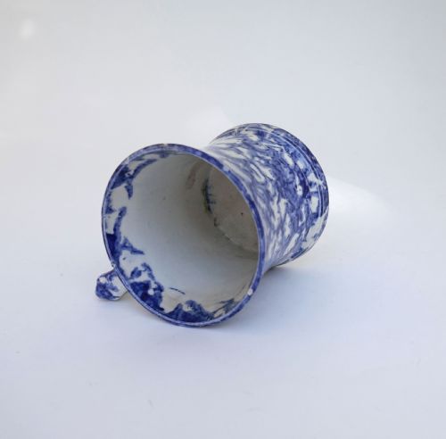 ANTIQUE POTTERY 18THC BLUE WHITE PEARLWARE SPONGE DECORATED MUG ENGLISH C176070 - ADDITIONAL PHOTO 3