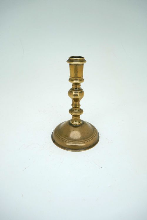 antique metalware early 18thc brass single candlestick english c171020 - CATEGORY: ANTIQUE LIGHTING - DATED 18TH CENTURY