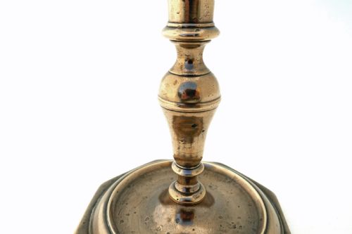 ANTIQUE METALWARE 17THC BRASS OCTAGONAL BASE CANDLESTICK SPANISH C167090 - ADDITIONAL PHOTO 4