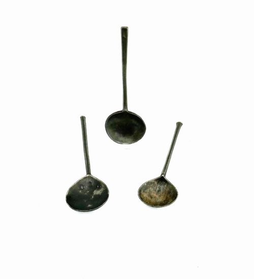 three antique metalware 17thc slip top pewter spoons with makers marks english continental 17thc - CATEGORY: ANTIQUE METAL - DATED 17TH CENTURY