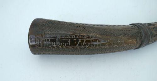 ANTIQUE TREEN COLLECTABLES 18THC SCOTTISH POWDER HORN DATED 1792 - ADDITIONAL PHOTO 1
