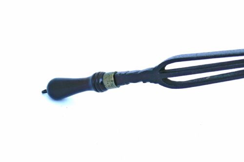 ANTIQUE 18THC METALWARE HAND HELD TOASTER WITH TURNED FRUITWOOD HANDLE ENGLISH C178090 - ADDITIONAL PHOTO 3