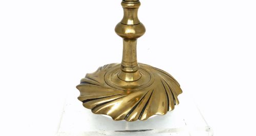 ANTIQUE METALWARE 18THC BRASS SWIRL BASE SINGLE CANDLESTICK ENGLISH C174050 - ADDITIONAL PHOTO 1