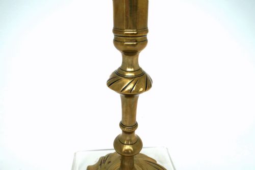 ANTIQUE METALWARE 18THC BRASS SWIRL BASE SINGLE CANDLESTICK ENGLISH C174050 - ADDITIONAL PHOTO 2