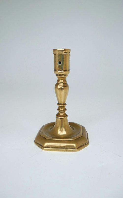 antique early metalware 18thc brass single octagonal base candlestick french c171520 - CATEGORY: ANTIQUE LIGHTING - DATED 18TH CENTURY