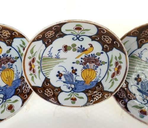 ANTIQUE EARLY POTTERY 18THC THREE POLYCHROME DELFTWARE PLATES DUTCH C176080 - ADDITIONAL PHOTO 1