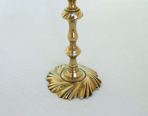 ANTIQUE EARLY BRASS LIGHTING 18THC SWIRL BASE SINGLE CANDLESTICK C174050 - ADDITIONAL PHOTO 1