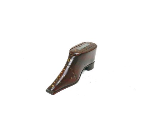 antique treen 19thc mahogany snuff shoe with brass pinwork decoration english c184060 - CATEGORY: ANTIQUE BOXES - DATED 19TH CENTURY