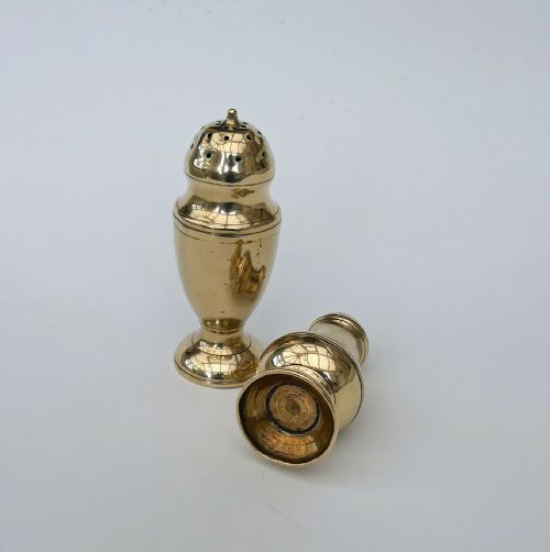 ANTIQUE EARLY METALWARE TWO 18THC BRASS KITCHEN MUFFINEERS ENGLISH C177090 - ADDITIONAL PHOTO 1