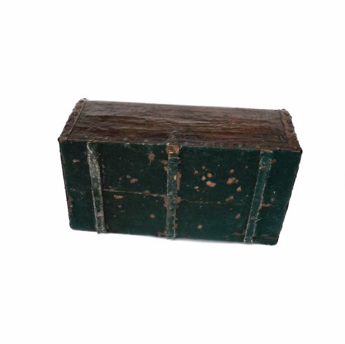 ANTIQUE 17THC LEATHER COVERED COFFRET WITH EMBOSSED DECORATION ITALIAN C166080 - ADDITIONAL PHOTO 3