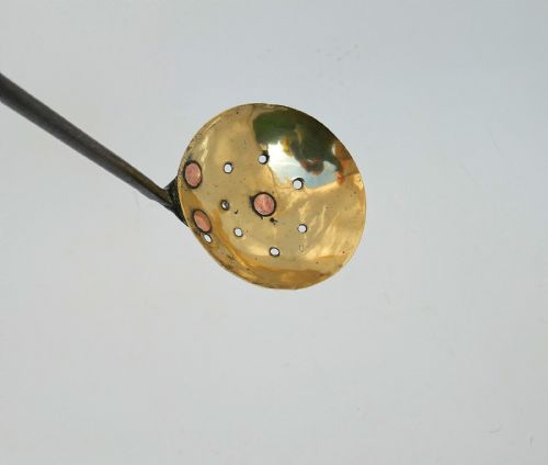 ANTIQUE EARLY METALWARE SINGLE 18THC BRASS AND IRON STRAINING LADLE ENGLISH C176070 - ADDITIONAL PHOTO 3