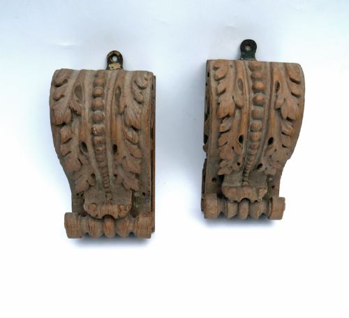 antique decorative pair of 17thc oak corbels with oak leaf pattern english c164060 - CATEGORY: ANTIQUE MISCELLANEOUS - DATED 17TH CENTURY