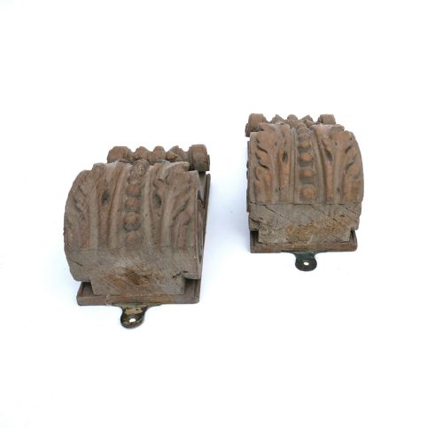 ANTIQUE DECORATIVE PAIR OF 17THC OAK CORBELS WITH OAK LEAF PATTERN ENGLISH C164060 - ADDITIONAL PHOTO 4