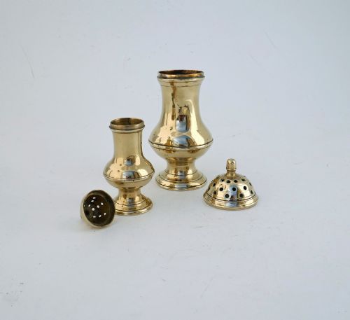 ANTIQUE EARLY METALWARE 18THC PAIR OF BRASS MUFFINEERS ENGLISH C176080 - ADDITIONAL PHOTO 2