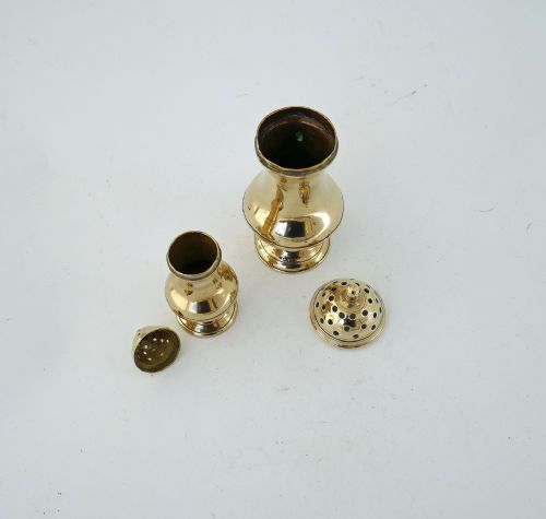 ANTIQUE EARLY METALWARE 18THC PAIR OF BRASS MUFFINEERS ENGLISH C176080 - ADDITIONAL PHOTO 3