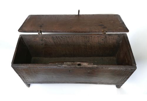 ANTIQUE EARLY OAK FURNITURE ELIZABETHAN JOYNED PLANK COFFER ENGLISH C156080 - ADDITIONAL PHOTO 3