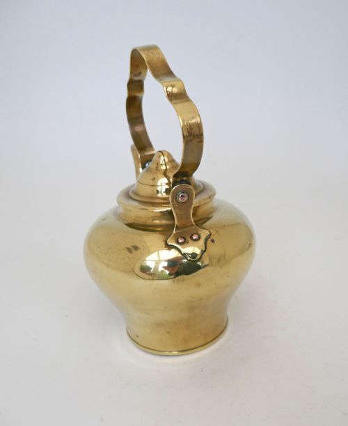 ANTIQUE EARLY METALWARE 18THC BRASS SMALL TEA KETTLE WITH SWING HANDLE DUTCH C176080 - ADDITIONAL PHOTO 4