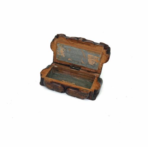 antique treen 19thc sycamore table snuff box carved with tam o' shanter scottish c186080 - CATEGORY: ANTIQUE BOXES - DATED 19TH CENTURY