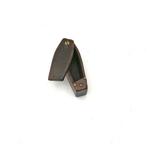 ANTIQUE TREEN 19THC SHAPED FRUITWOOD SNUFF BOX WITH BRASS DECORATION ENGLISH C184060 - ADDITIONAL PHOTO 1