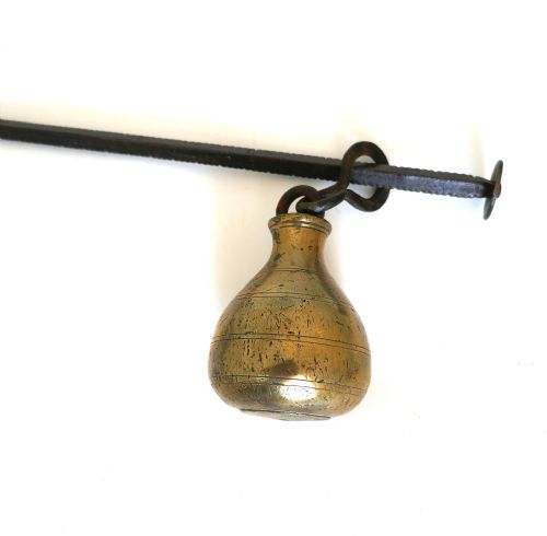 ANTIQUE COLLECTABLES 18THC IRON BUTCHERS STEELYARD WITH BRASS WEIGHT ENGLISH C177090 - ADDITIONAL PHOTO 1