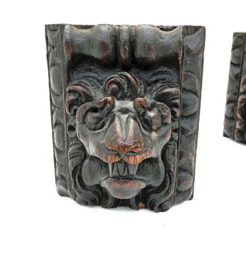 ANTIQUE PAIR OF EARLY 17THC CARVED LION HEAD APPLIQUES DUTCH C164060 - ADDITIONAL PHOTO 1