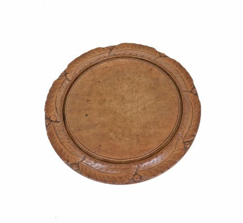 ANTIQUE TREEN 19THC SYCAMORE BREADBOARD WITH LEAF BERRY DECORATION ENGLISH C187090 - ADDITIONAL PHOTO 1