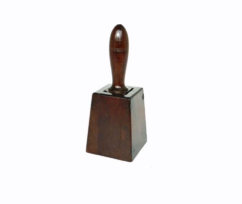 antique treen 19thc fruitwood shop tobacco press with makers mark p english c186080 - CATEGORY: ANTIQUE MISCELLANEOUS - DATED 19TH CENTURY