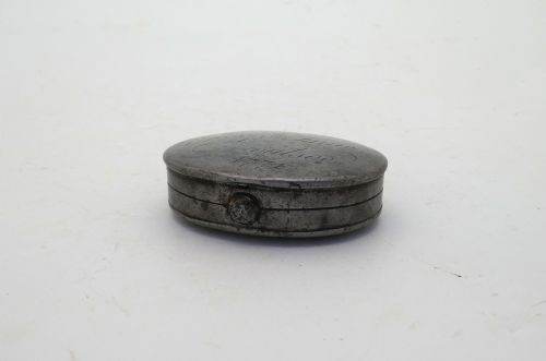 ANTIQUE EARLY METALWARE 18THC GENTLEMAN'S STEEL SNUFF BOX ENGRAVED JOSEPH JAMES HOULSOE AND DATED 1774 - ADDITIONAL PHOTO 1