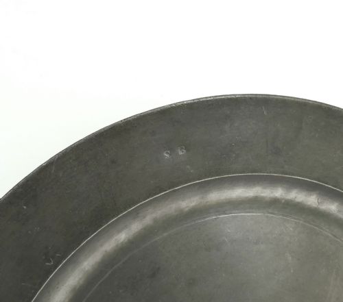 ANTIQUE EARLY PEWTER CHARGER 18THC BY RUSSELL LAUGHER WORCESTER C174051 - ADDITIONAL PHOTO 2