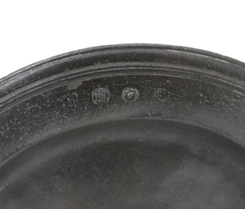ANTIQUE METALWARE LATE 17THC 18THC MULTIREEDED PEWTER SINGLE PLATE BY EDWARD LEAPIDGE 1 ENGLISH C1699C1728 - ADDITIONAL PHOTO 2