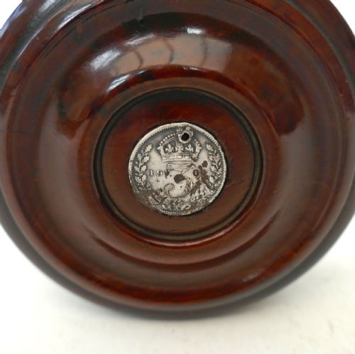 ANTIQUE EARLY TREEN 19THC FRUITWOOD SNUFF BOX WITH SILVER COIN INSERT ENGLISH C184060 - ADDITIONAL PHOTO 1