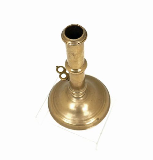 EARLY ANTIQUE METALWARE 18THC BRASS SINGLE CANDLESTICK WITH SIDE EJECTOR ENGLISH C173040 - ADDITIONAL PHOTO 3