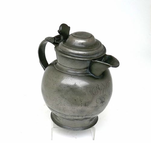 ANTIQUE EARLY METALWARE 18THC PEWTER LIDDED ALE JUG ENGRAVED 3 PIDGEONS STOUT HATFIELD ENGLISH C177090 - ADDITIONAL PHOTO 1