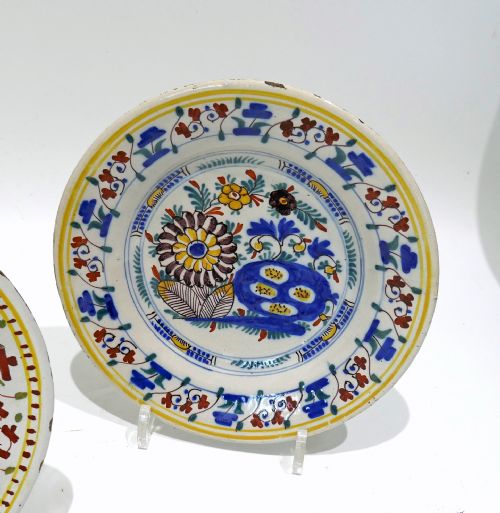 ANTIQUE 18THC TWO 9 POLYCHROME FLORAL DECORATED DELFTWARE PLATES DUTCH C177090 - ADDITIONAL PHOTO 2