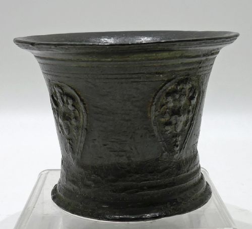 antique early metalware 17thc bronze suffolk mortar struck with inverted teardrop c167090 - CATEGORY: ANTIQUE METAL - DATED 17TH CENTURY