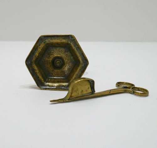 ANTIQUE EARLY METALWARE QUEEN ANNE BRASS CANDLE SNUFFER STAND ENGLISH C171014 - ADDITIONAL PHOTO 4