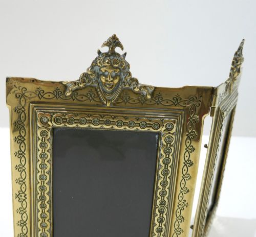 ANTIQUE EARLY METALWARE 19THC BRASS DOUBLE PICTURE FRAME WITH MONOGRAMMED INITIAL JSC ENGLISH C187090 - ADDITIONAL PHOTO 2