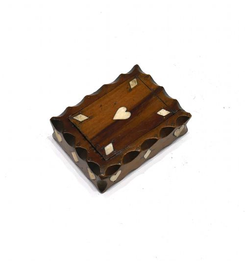 ANTIQUE TREEN 19THC FRUITWOOD OBLONG SNUFF BOX INLAID WITH BONE HEARTS DIAMOND SHAPES ENGLISH C184060