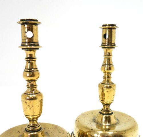 ANTIQUE EARLY LIGHTING PAIR OF 17THC BRASS CANDLESTICKS CONTINENTAL C167080 - ADDITIONAL PHOTO 2