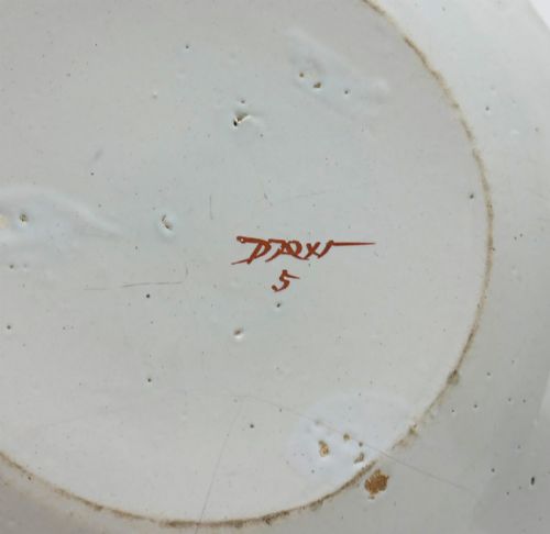 ANTIQUE POTTERY 18THC THREE POLYCHROME DUTCH DELFT PLATES DECORATED WITH FLOWER DESIGN DUTCH C176080 - ADDITIONAL PHOTO 3