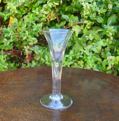 ANTIQUE EARLY GLASS 18THC TRUMPETBOWL WINE GLASS WITH ATTRACTIVE AIR BUBBLE IN THE STEM ENGLISH C175060
