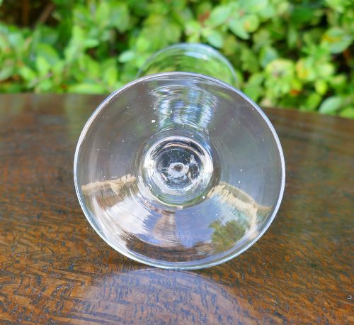 ANTIQUE EARLY GLASS 18THC TRUMPETBOWL WINE GLASS WITH ATTRACTIVE AIR BUBBLE IN THE STEM ENGLISH C175060 - ADDITIONAL PHOTO 3