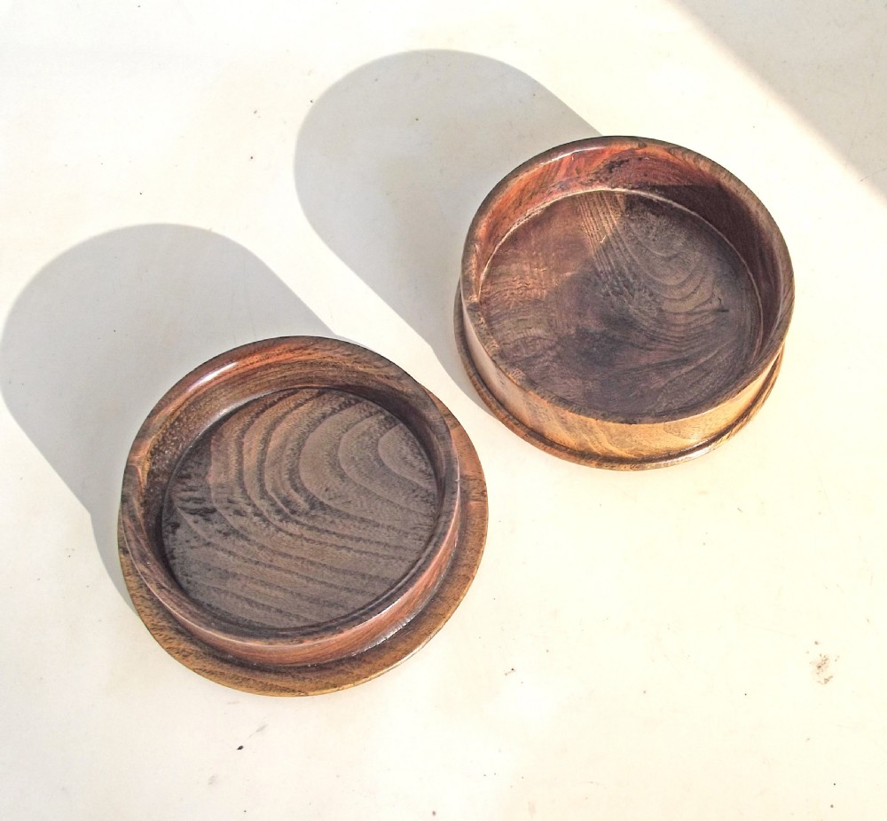 Antique Treen 19thc Elm Snuff Box With French Coin In The Lid.     French C1880-90. View III