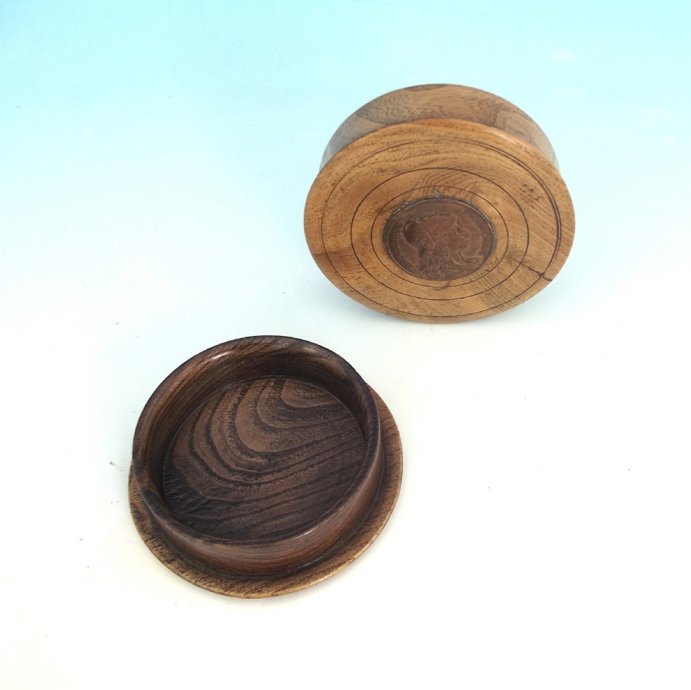 Antique Treen 19thc Elm Snuff Box With French Coin In The Lid.     French C1880-90. View IV
