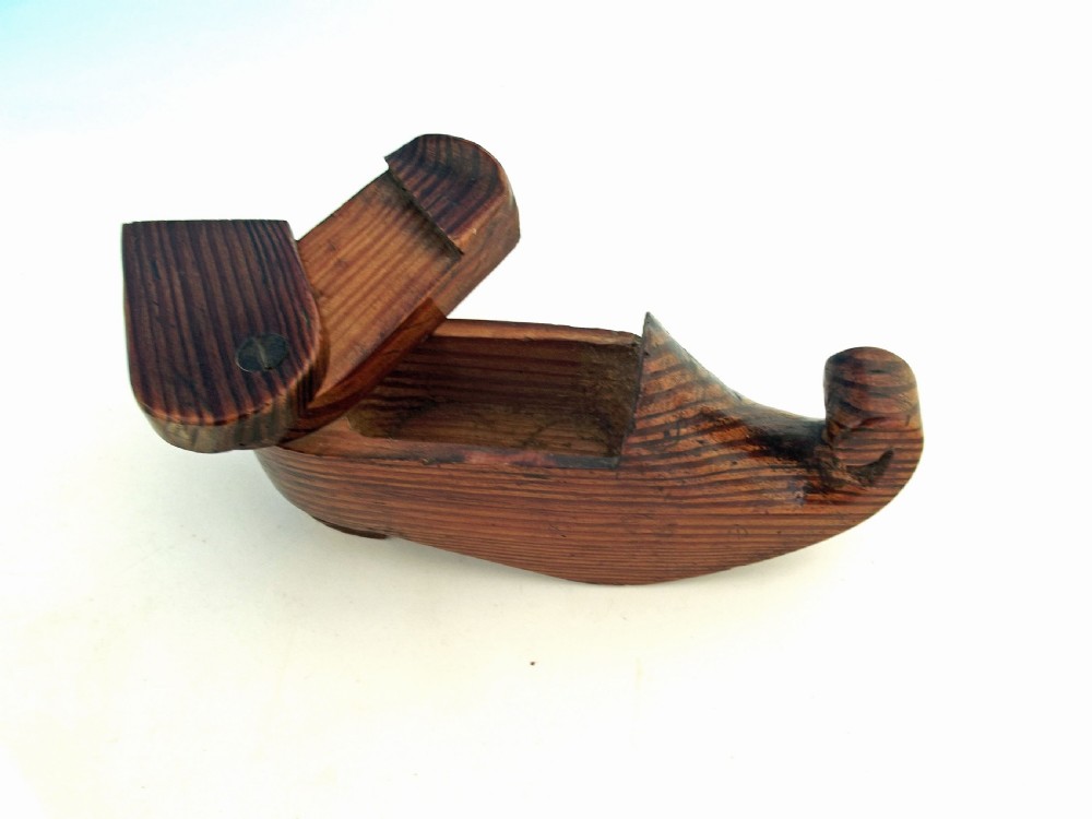 Antique Treen 19thc Pine Clog Trick Snuff Box.    Continental C1840-60. View III